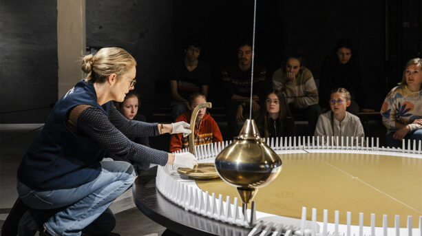 Pendule de Foucault scolaires Espace des sciences de Morlaix